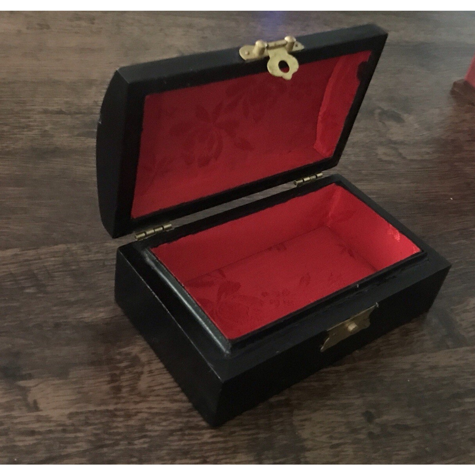 VINTAGE HANDMADE WOOD FLORAL PAINTED JEWELRY BOX VELVET LINED 6” x 3.5”