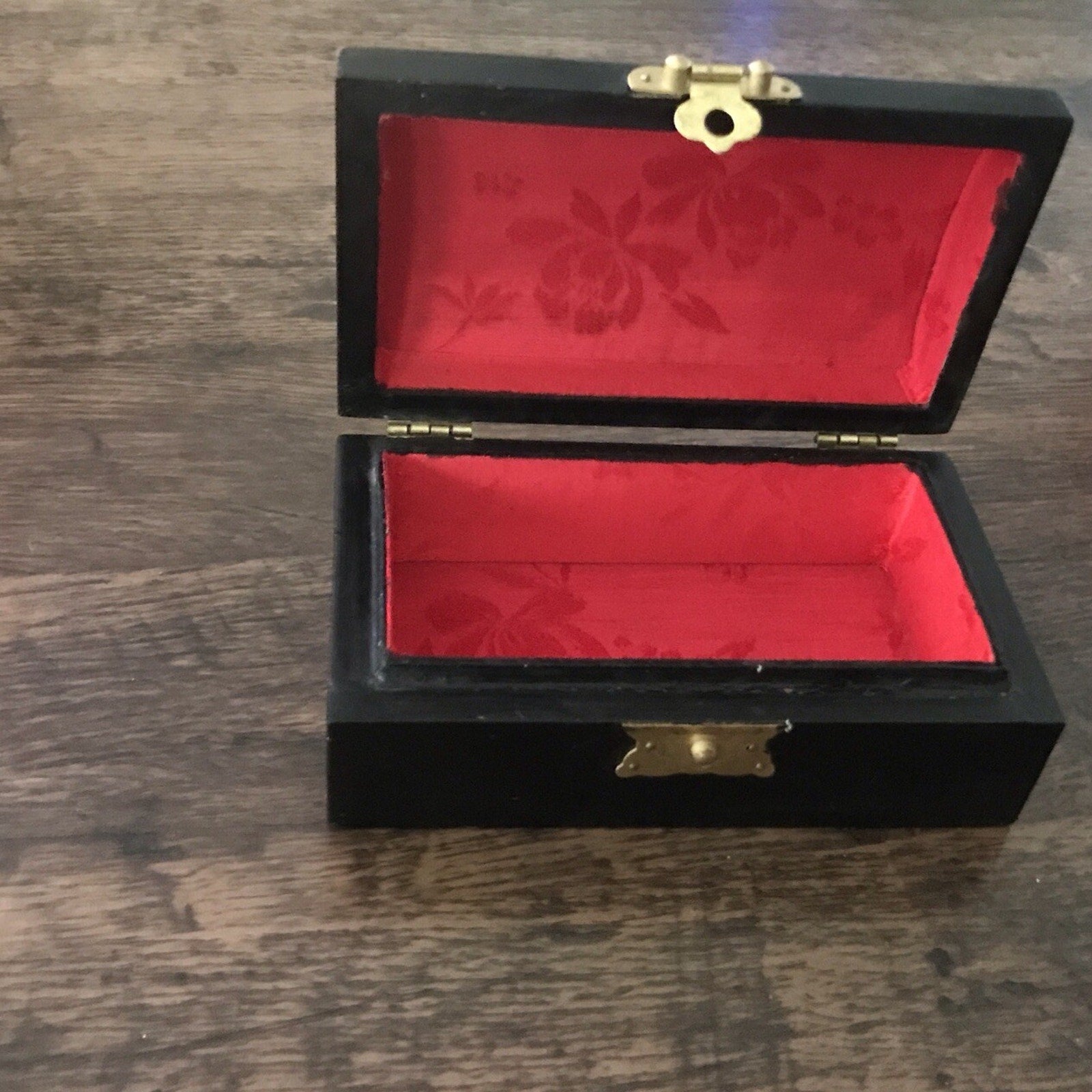VINTAGE HANDMADE WOOD FLORAL PAINTED JEWELRY BOX VELVET LINED 6” x 3.5”
