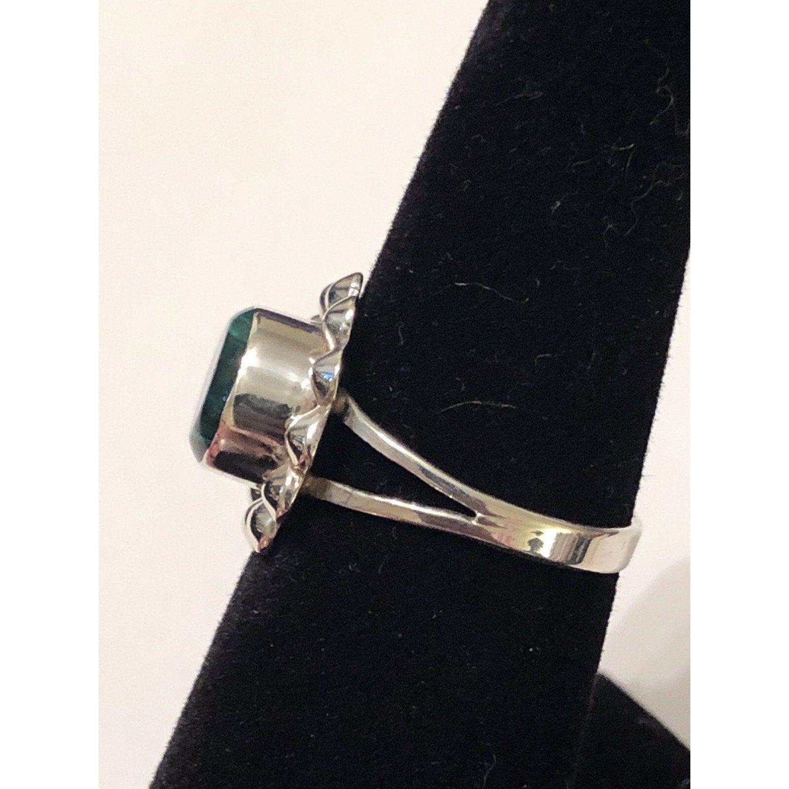 Green Malachite Gemstone Mexico 925 Sterling Silver Handmade Ring Size 7.5