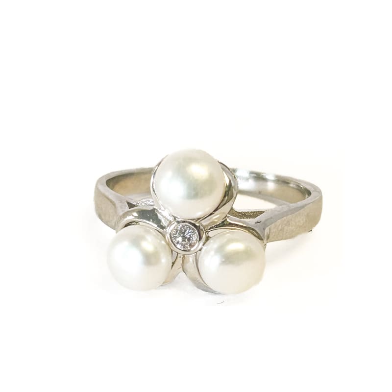 925 Sterling Silver Pearl Ring Size 8 - Frijja, LLC