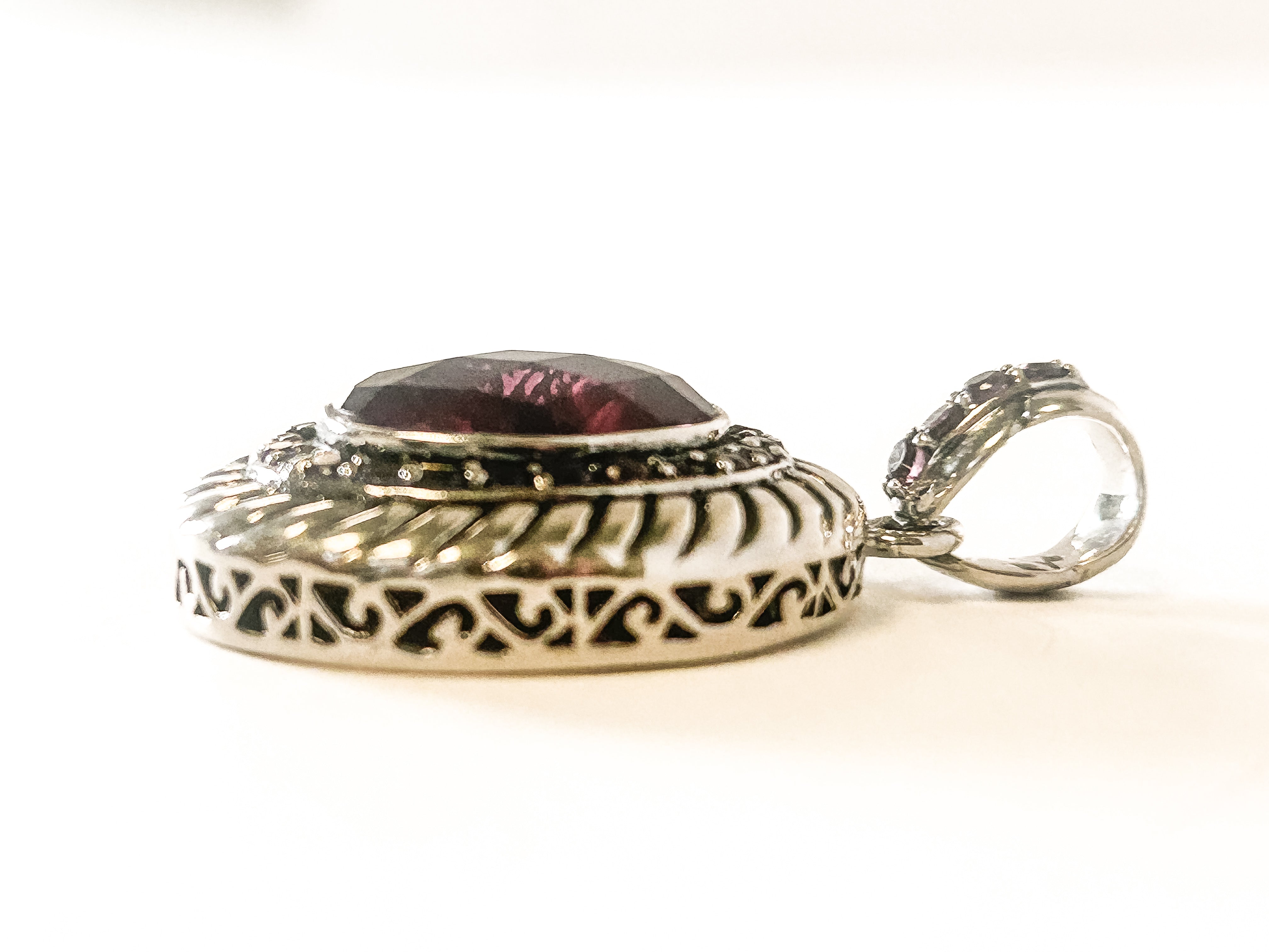Vintage 925 Sterling Silver Oval Garnet Pendant - Frijja, LLC