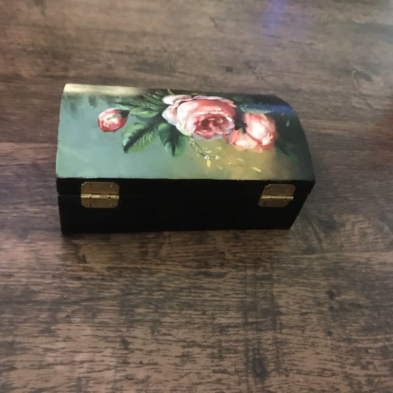 VINTAGE HANDMADE WOOD FLORAL PAINTED JEWELRY BOX VELVET LINED 6” x 3.5” - Frijja, LLC
